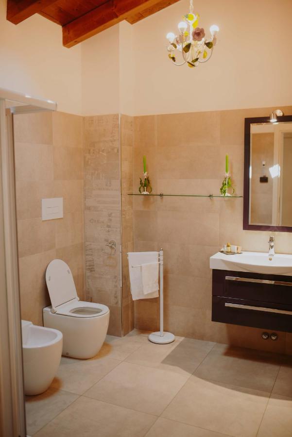 B&B Casa Santa Lucia Manerba del Garda Exterior photo