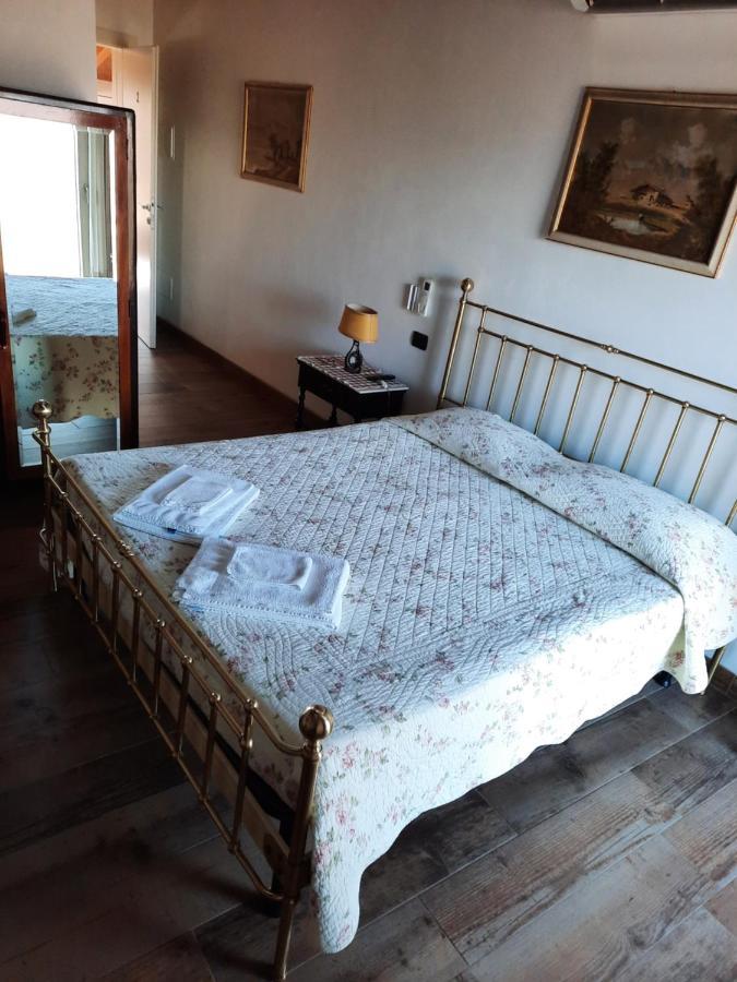 B&B Casa Santa Lucia Manerba del Garda Exterior photo