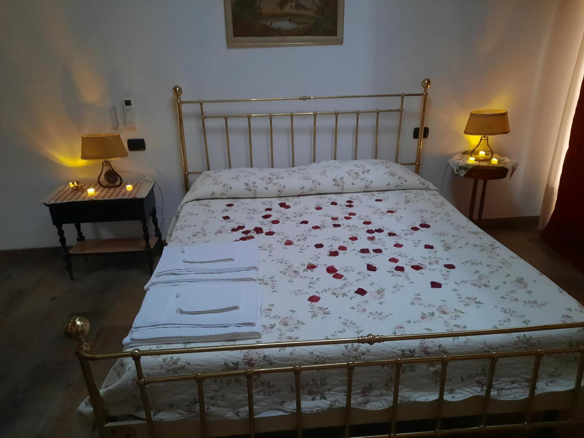 B&B Casa Santa Lucia Manerba del Garda Exterior photo