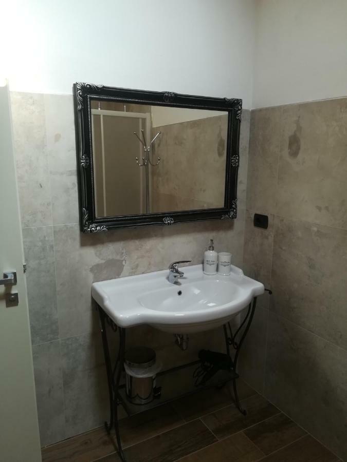 B&B Casa Santa Lucia Manerba del Garda Exterior photo